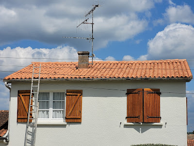 Jarod Peinture Artisan Charentais Peintre Angoulême int/ext Peinture 7j7 nettoyage toiture