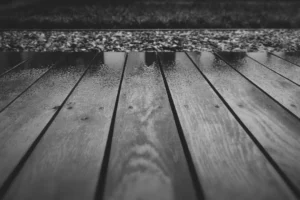 Entretien terrasse en bois : le guide pour la faire durer
